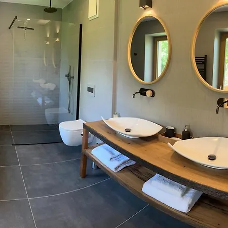 The Premium Luxury Retreat בלד