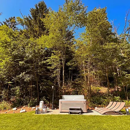 The Premium Luxury Retreat בלד