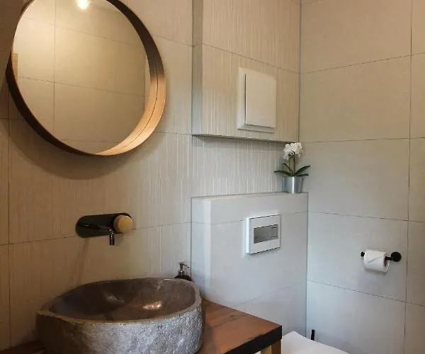 The Premium Luxury Retreat *